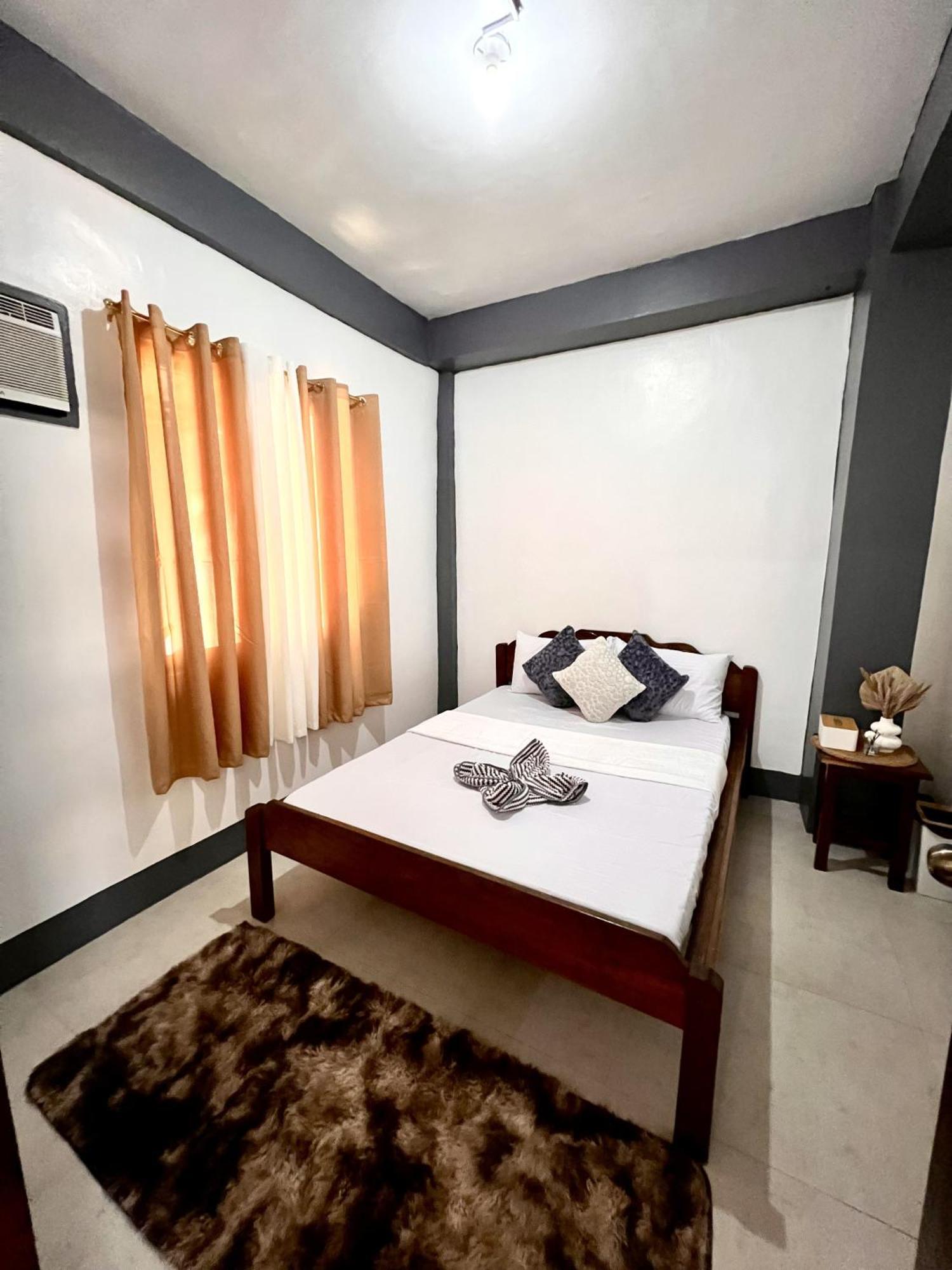 Eighty8 Tourist Inn โกรอน ภายนอก รูปภาพ