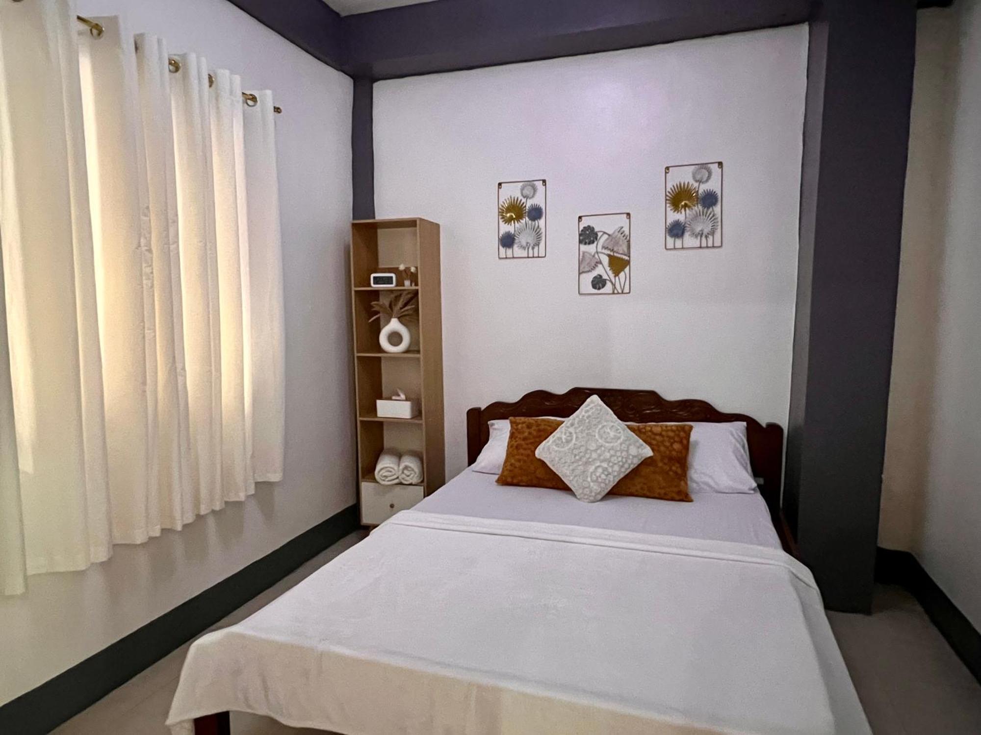 Eighty8 Tourist Inn โกรอน ภายนอก รูปภาพ